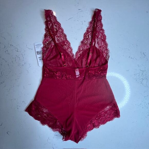 Marilyn Monroe New Show Me Off Negligee Stretchy Bodysuit Maroon Size Small - Picture 5 of 16
